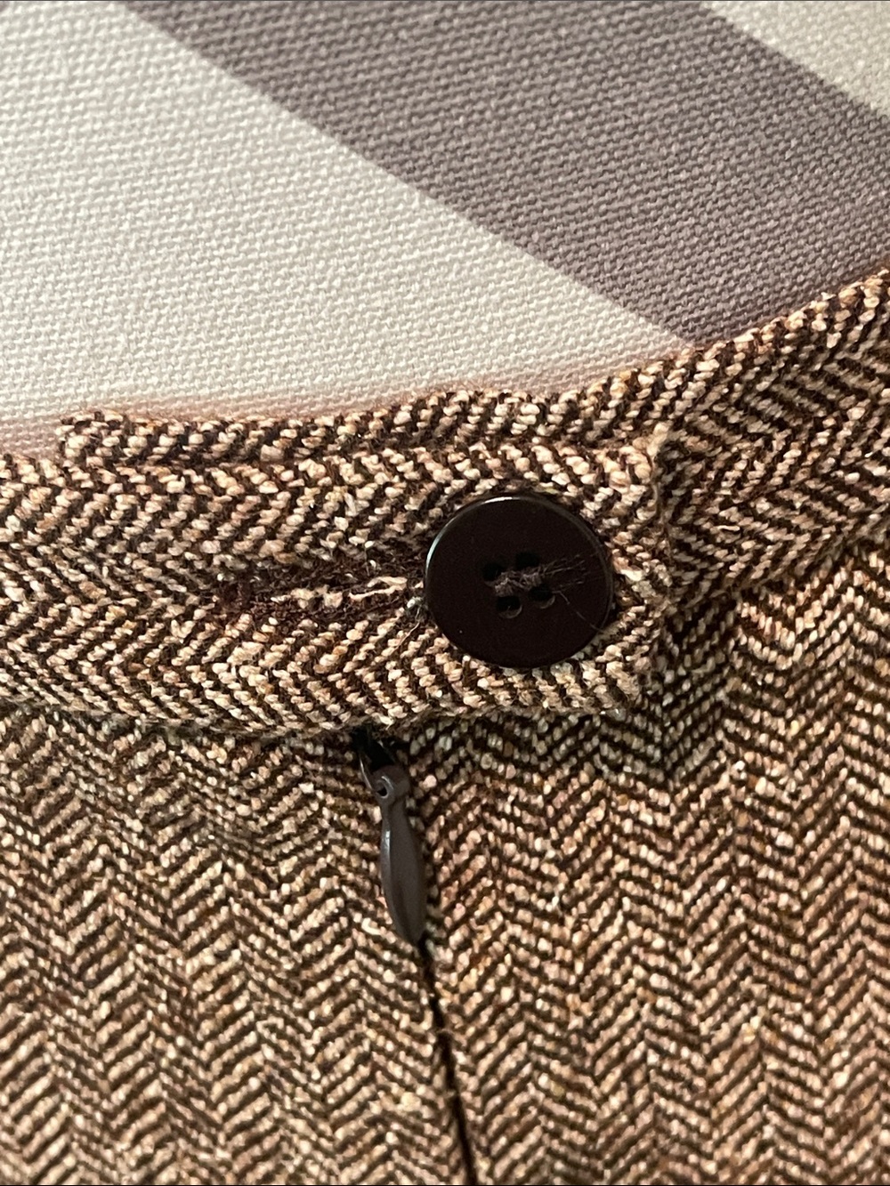 Paul Costelloe Designer Luxury Silk Wool Herringbone Peplum Skirt Suit Size 4 - Picture 12 of 12